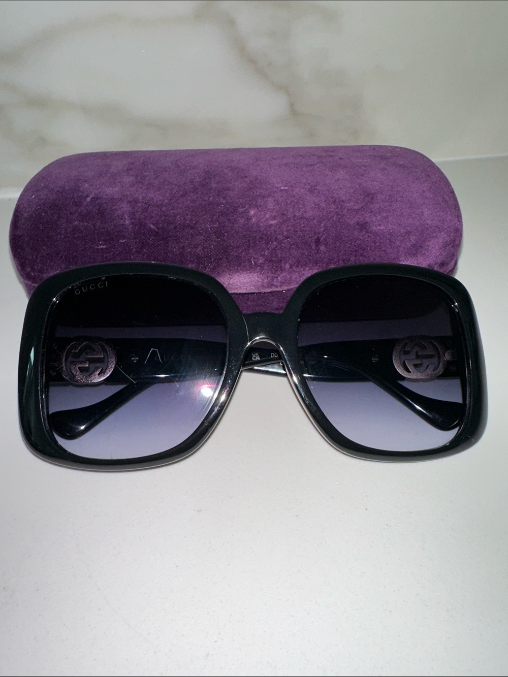 Gucci Black Sunglasses with Gold Double-G Accent - Picture 2 of 4